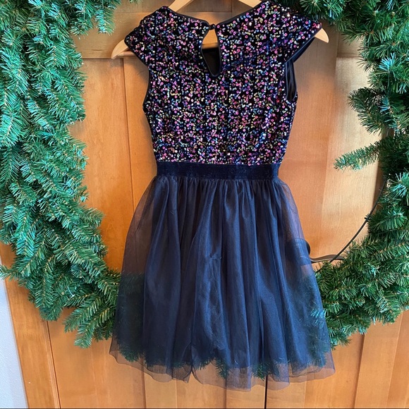 Girls’ Sequin & Tulle Dress w/ Velvet Band CUTE! - Picture 4 of 4